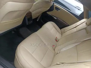 Toyota Avalon Limited Sedan FWD (3.5L 6cyl 6A) 2013 Gold