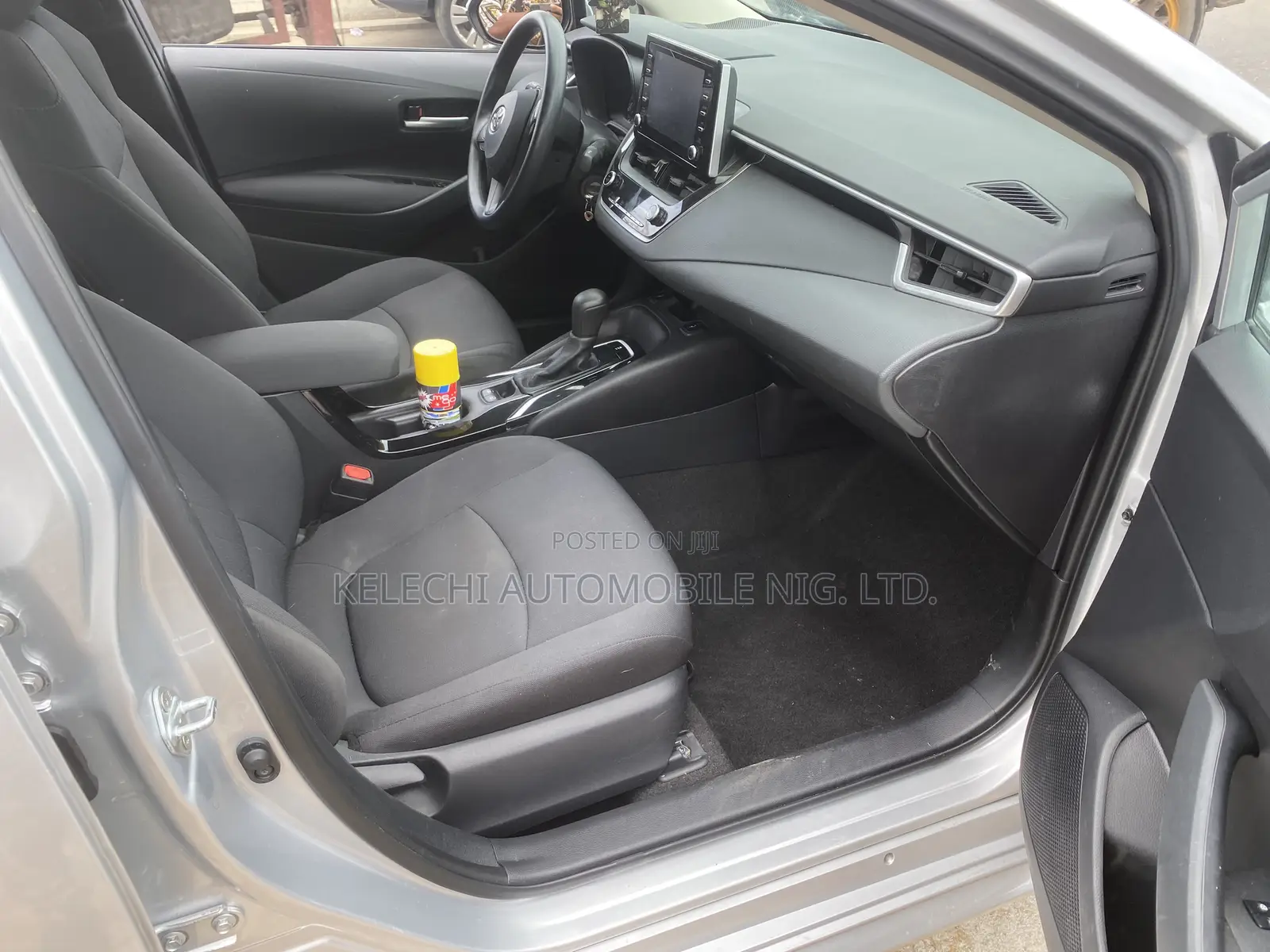 Toyota Corolla LE 2020 Silver