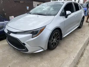 Toyota Corolla LE 2020 Silver