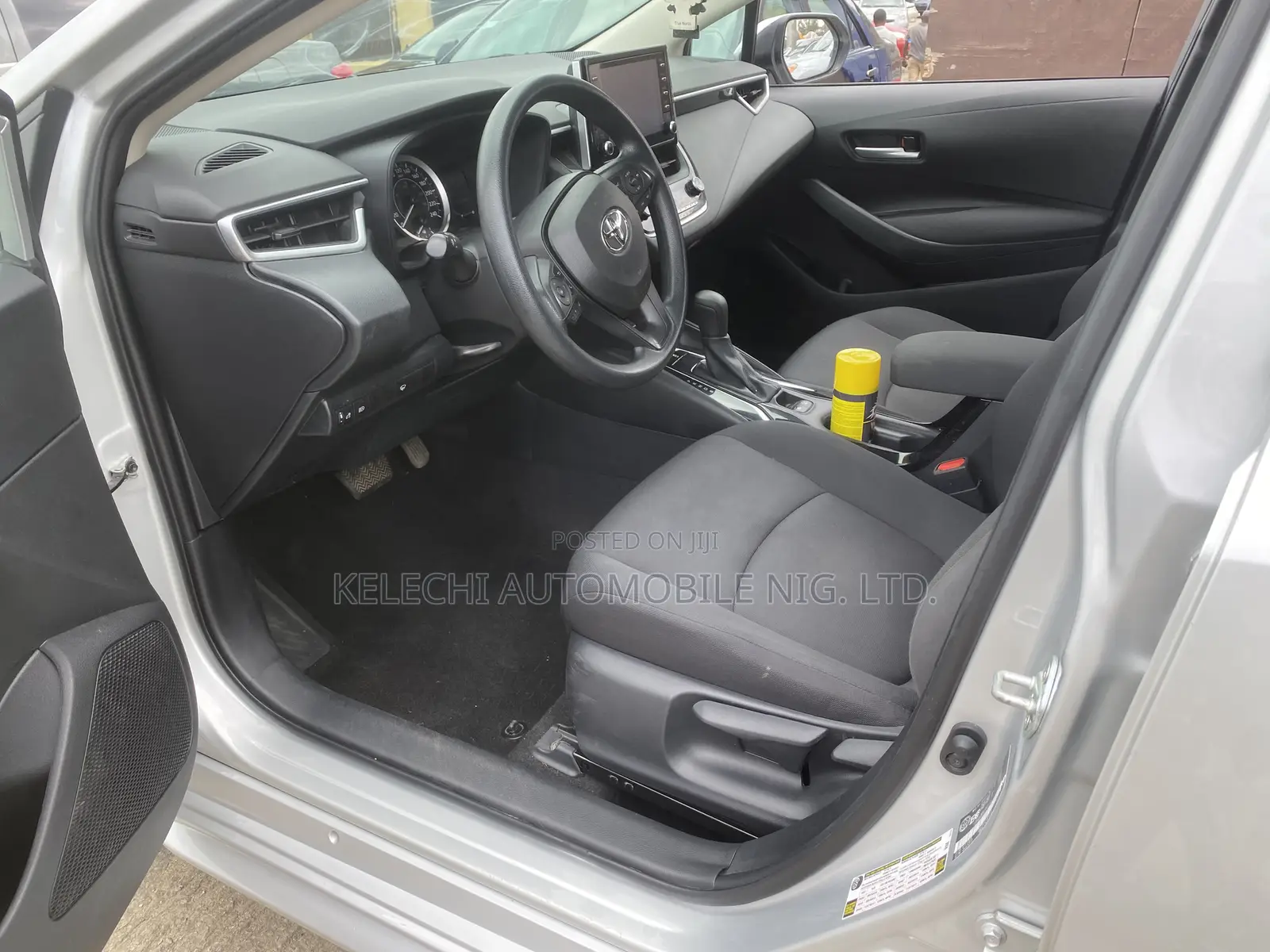 Toyota Corolla LE 2020 Silver