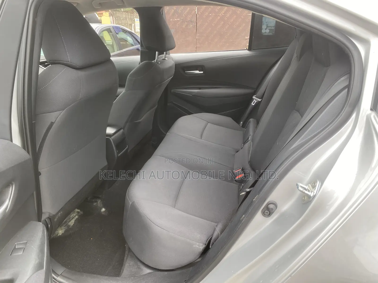 Toyota Corolla LE 2020 Silver