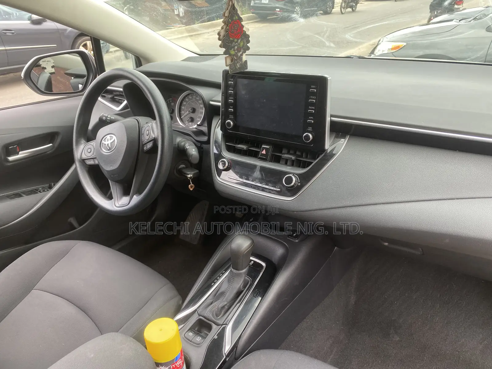 Toyota Corolla LE 2020 Silver