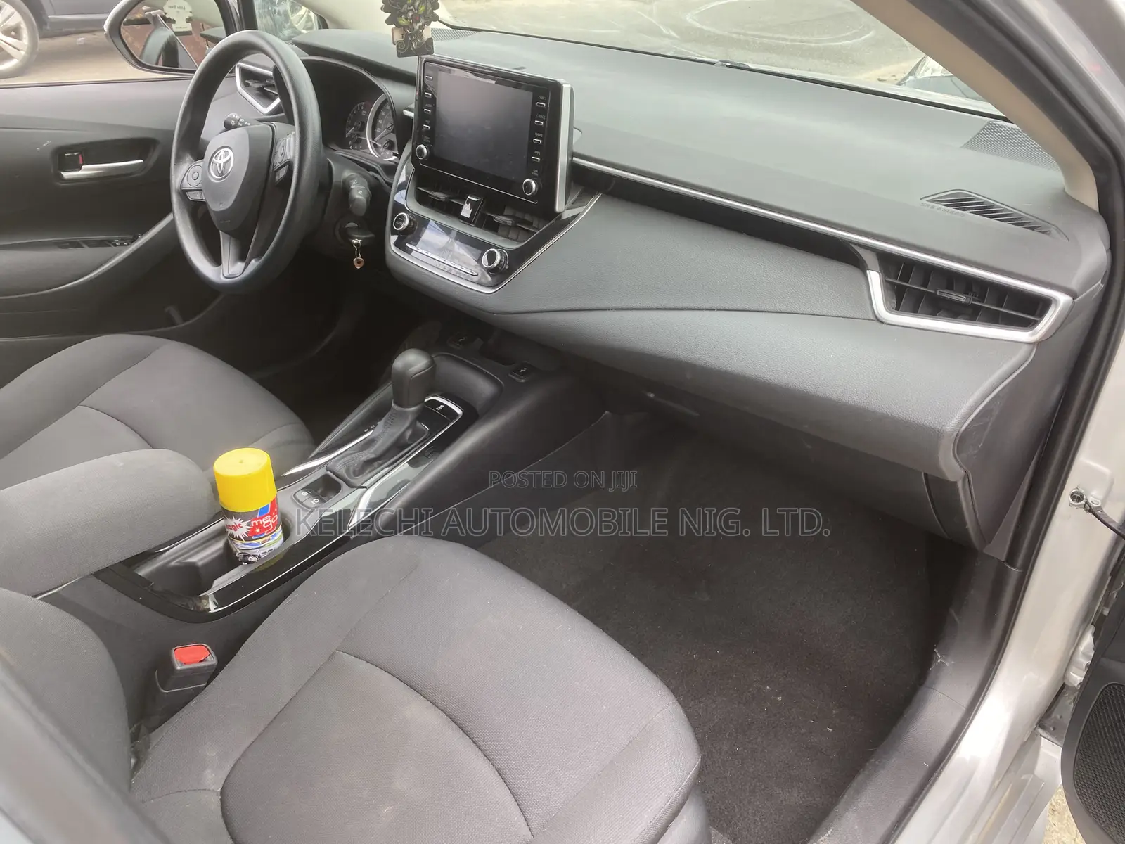 Toyota Corolla LE 2020 Silver