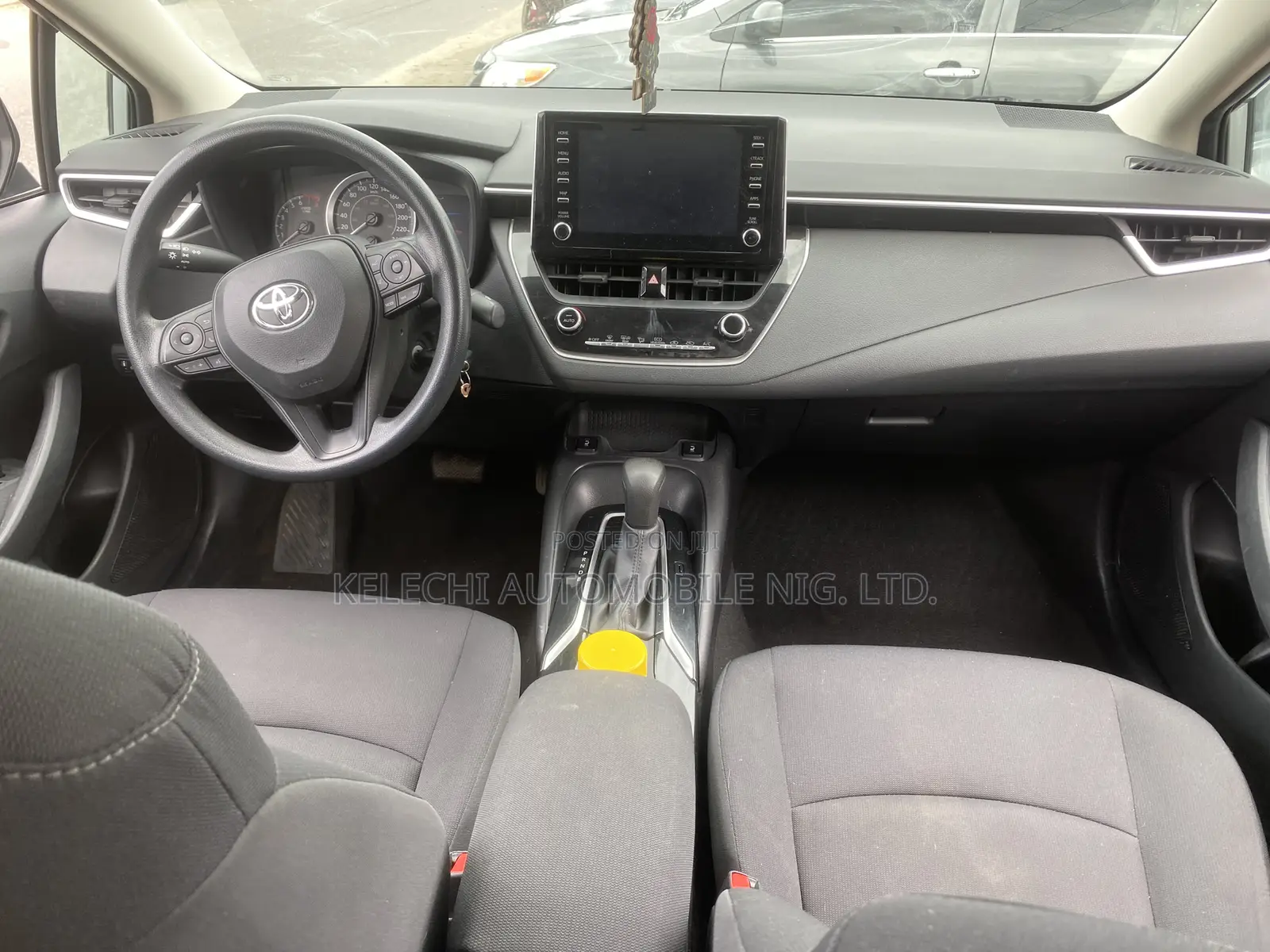 Toyota Corolla LE 2020 Silver
