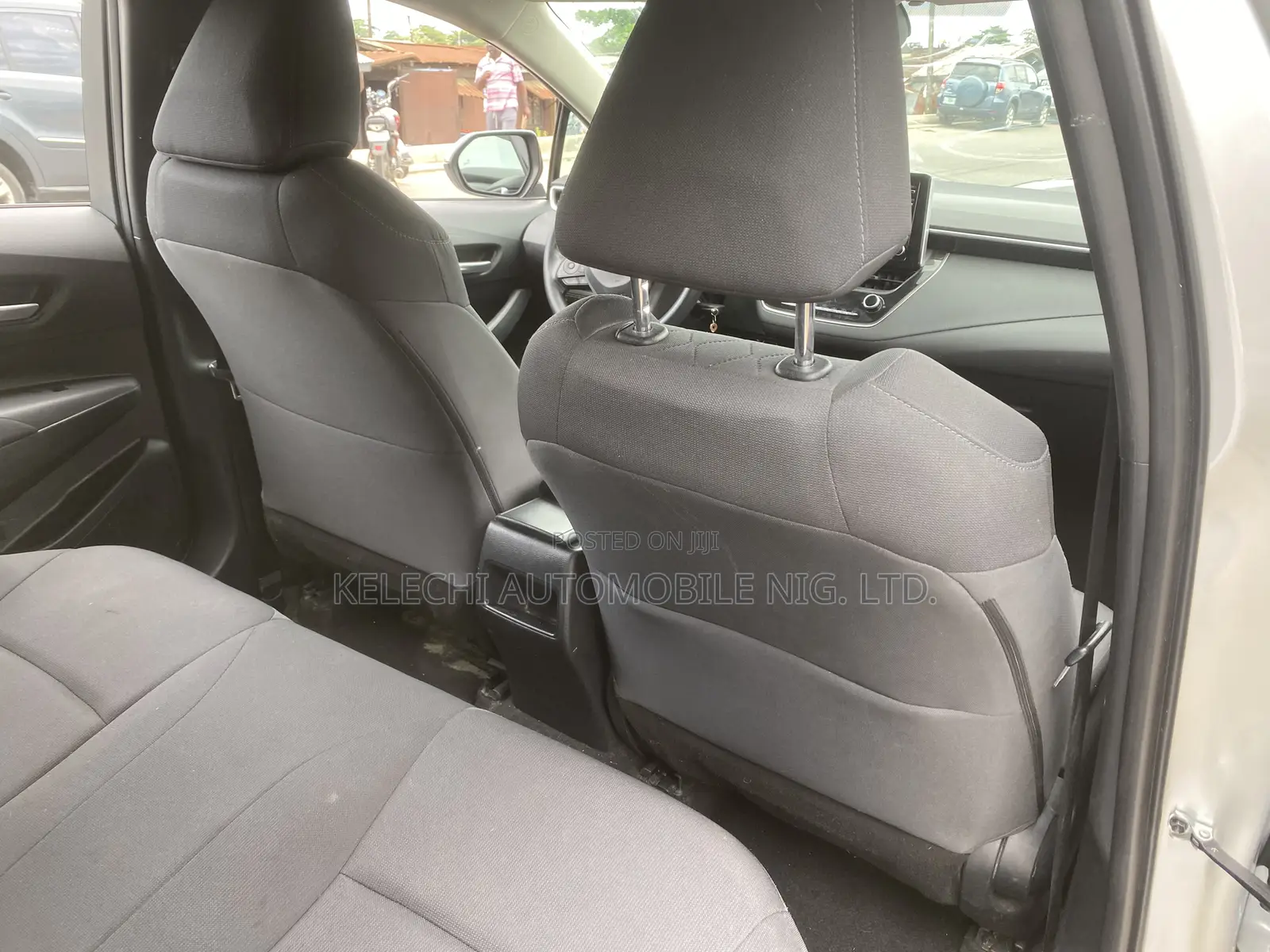 Toyota Corolla LE 2020 Silver