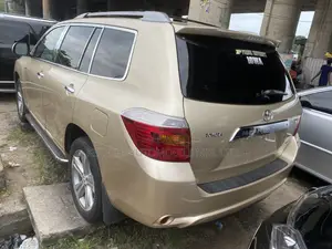 Toyota Highlander Sport 4x4 2009 Gold