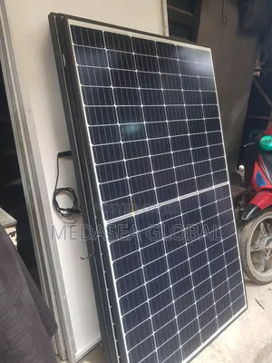 550 Watt Jinko Solar Panel