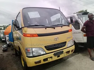 Toyota Dyna 100