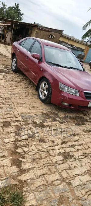Photo - Hyundai Sonata 2008 Red