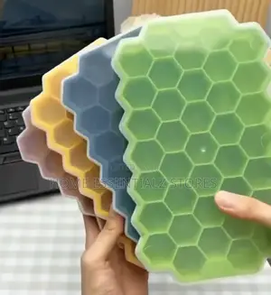 37-Holes Honeycomb Ice Cube Tray With Lid - Silicone Ice Mold