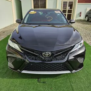 Toyota Camry XSE FWD (2.5L 4cyl 8AM) 2018 Black