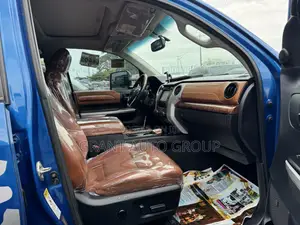 Toyota Tundra 1794 5.7L V8 w/FFV 4x4 CrewMax 5.6 ft. box 145.7 in. WB