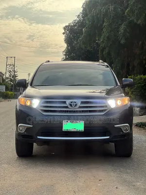Photo - Toyota Highlander Limited 2011 Gray