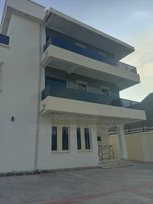 8bdrm Mansion in Asokoro for sale