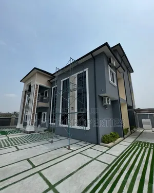 4bdrm Duplex in Harmony Estates for sale