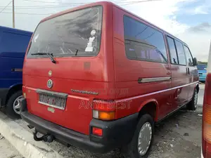Volkswagen Transporter 2005 Red