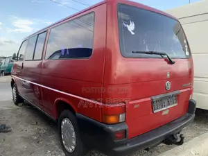 Volkswagen Transporter 2005 Red