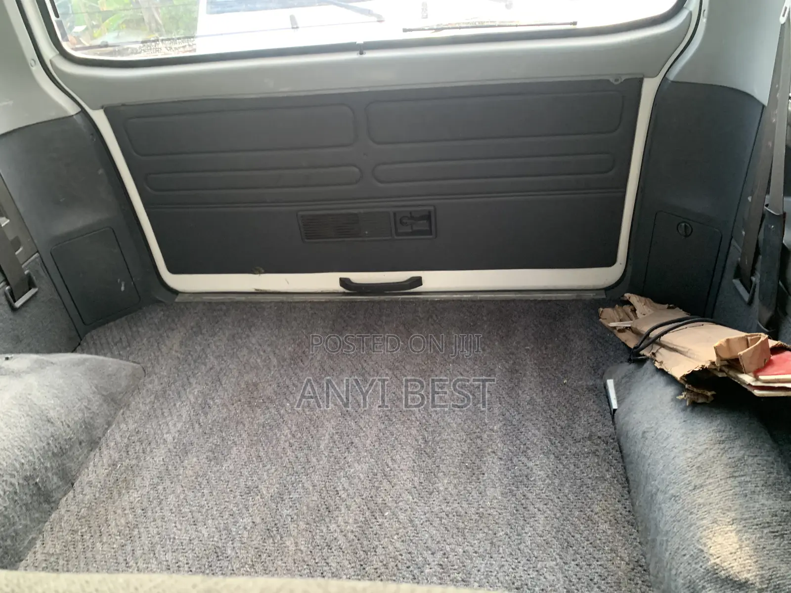 Mitsubishi L300 2000 White
