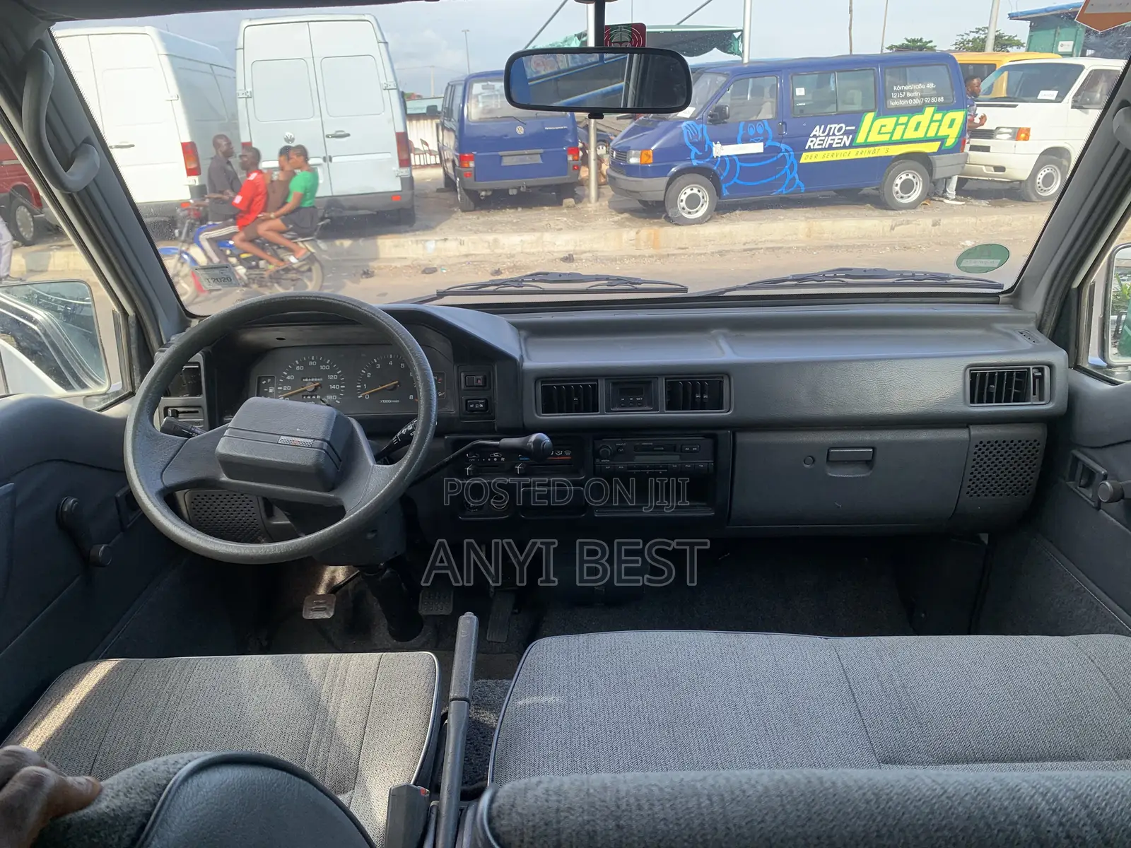 Mitsubishi L300 2000 White