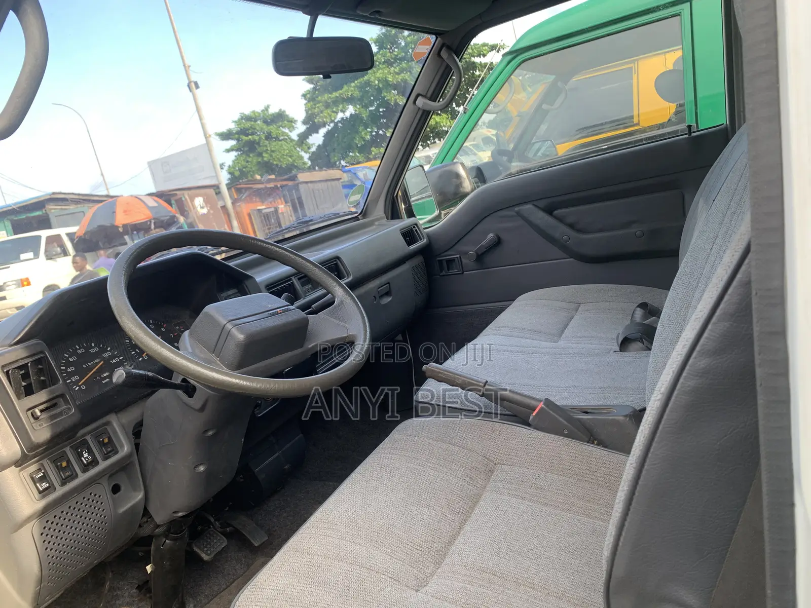 Mitsubishi L300 2000 White