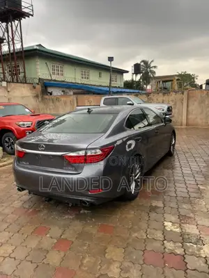 Lexus ES 350 FWD 2013 Gray