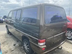 Volkswagen Transporter 2005 Brown