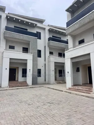 4bdrm Duplex in Durumi for sale