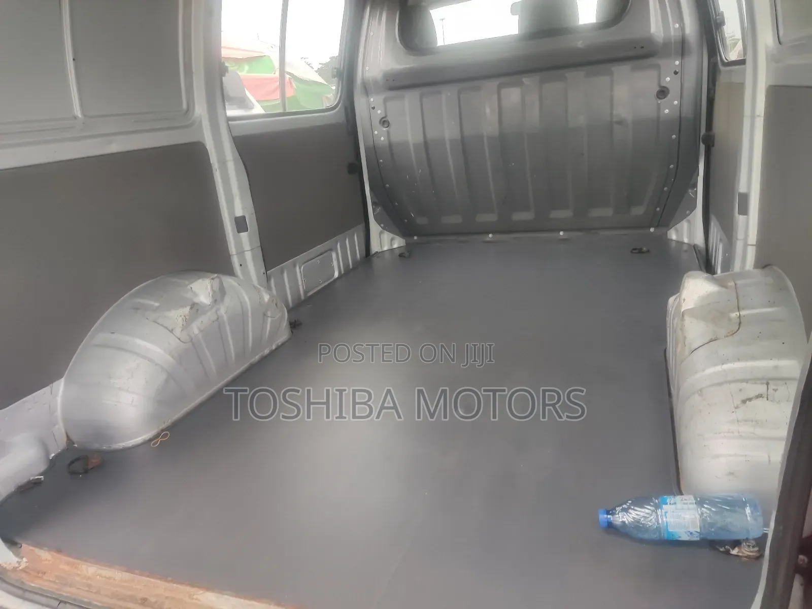 Toyota HiAce 2003 Silver