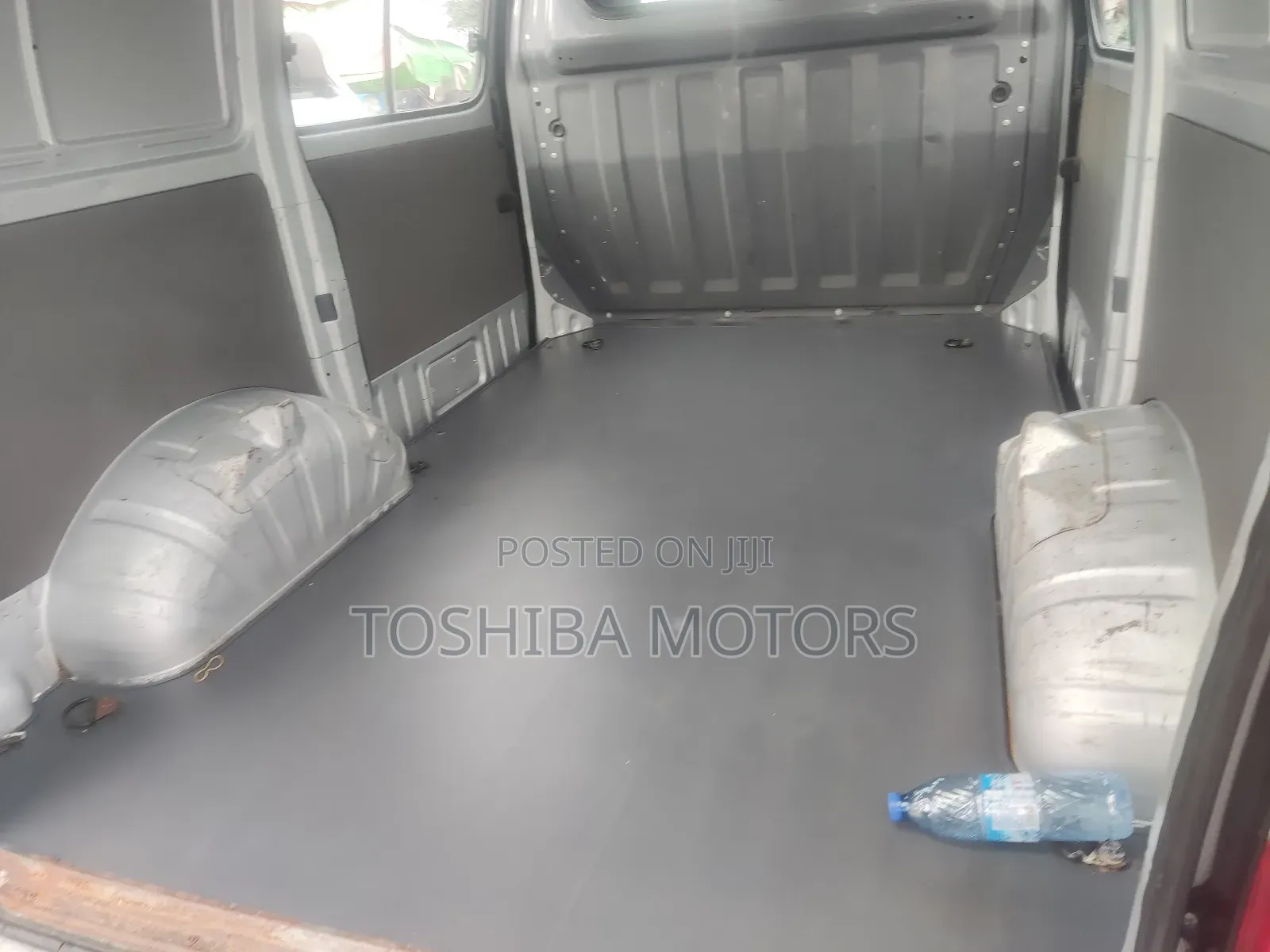 Toyota HiAce 2003 Silver