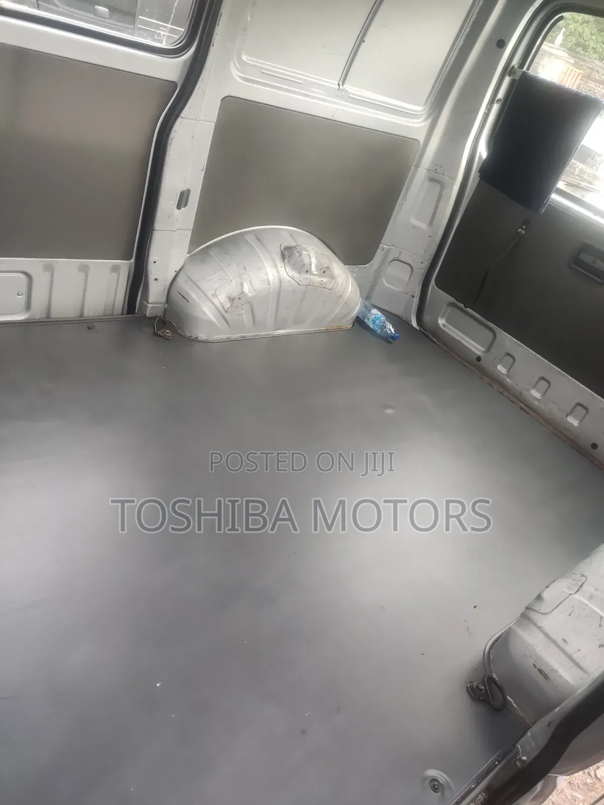 Toyota HiAce 2003 Silver