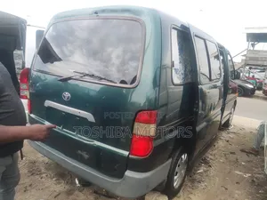 Toyota HiAce 2004 Blue