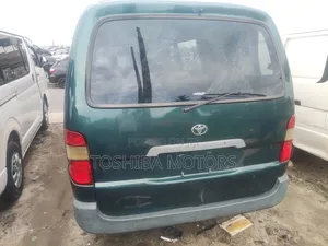 Toyota HiAce 2004 Blue