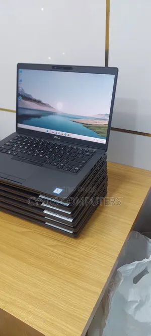 Photo - Laptop Dell Latitude 5400 16GB Intel Core I7 SSD 256GB