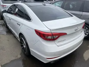 Hyundai Sonata Limited w/Brown Leather 4dr Sedan (2.4L 4cyl 6A) 2015