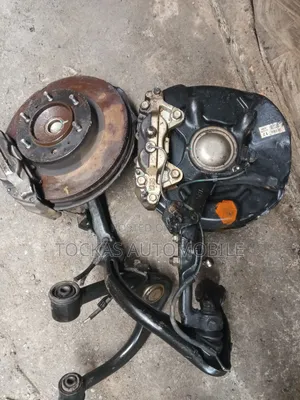 Front Hub Tacoma 012, 4runner 08 Available