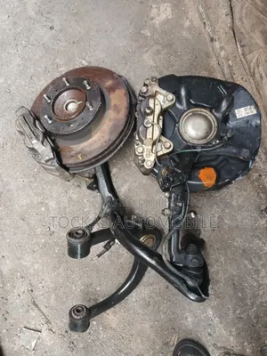 Front Hub Tacoma 012, 4runner 08 Available