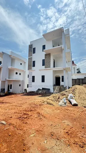 6bdrm Duplex in Asokoro for sale