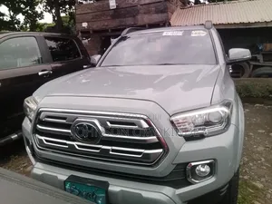 Toyota Tacoma Limited 2019 Silver