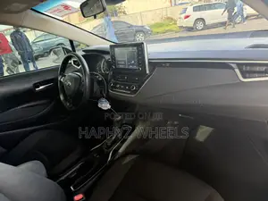 Toyota Corolla LE 2021 Silver