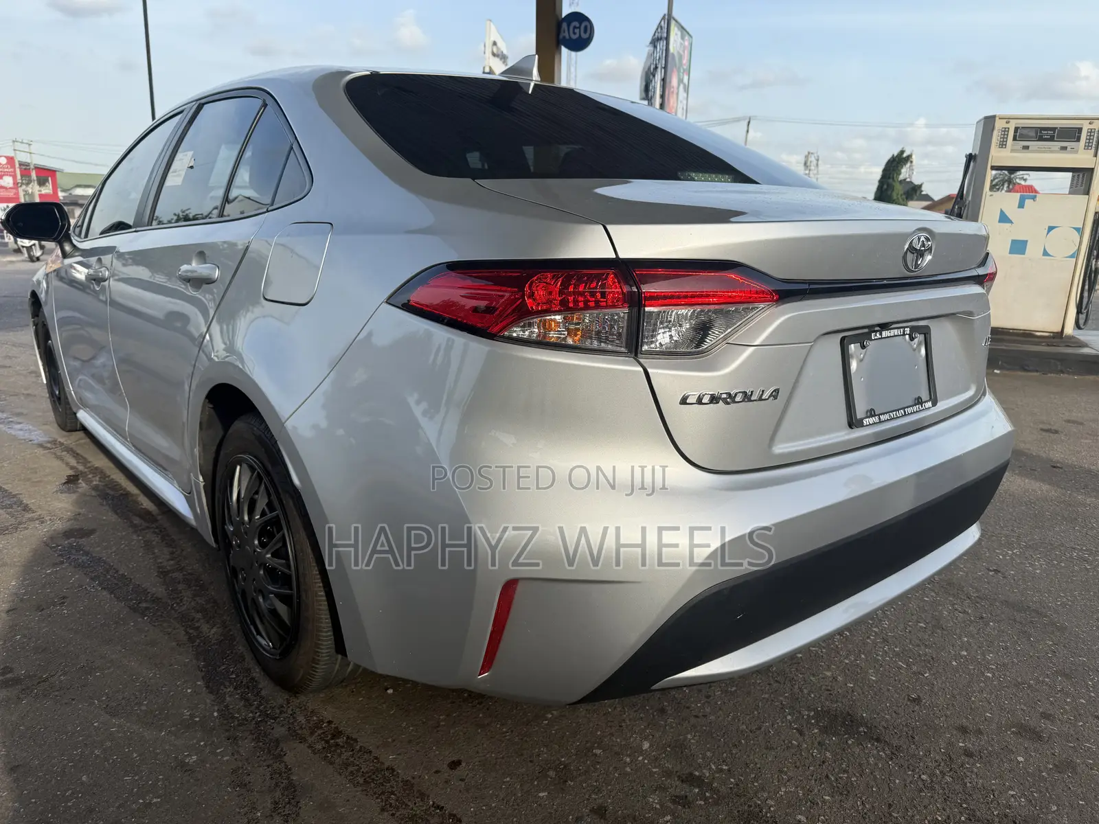 Toyota Corolla LE 2021 Silver