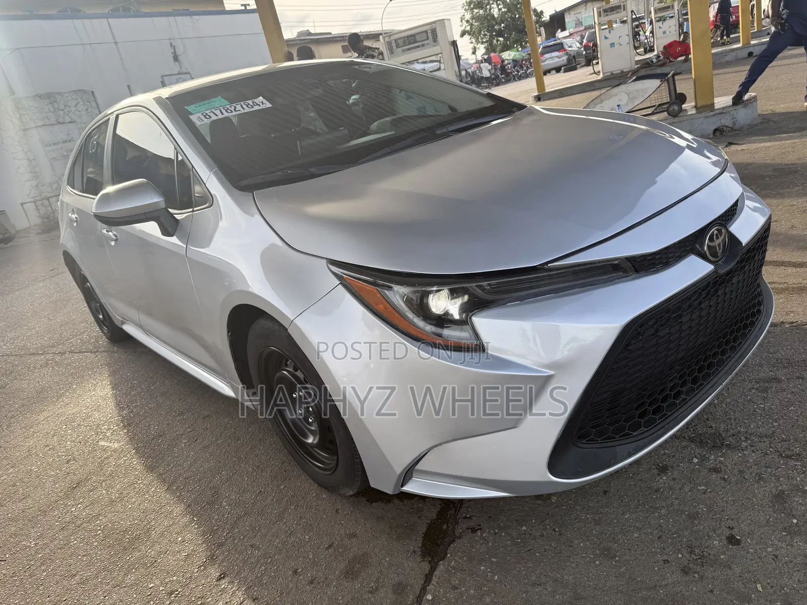 Toyota Corolla LE 2021 Silver
