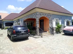 Photo - Furnished 5bdrm Bungalow in FHA for sale