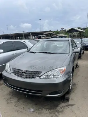 Toyota Camry LE 4dr Sedan (2.4L 4cyl 5M) 2003 Gray