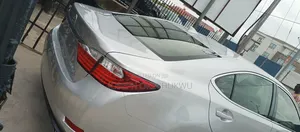 Lexus ES 2015 Silver