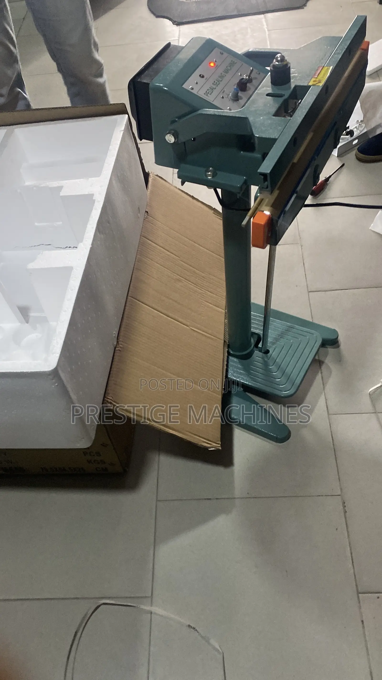 Direct Heat Pedal Sealing Machine