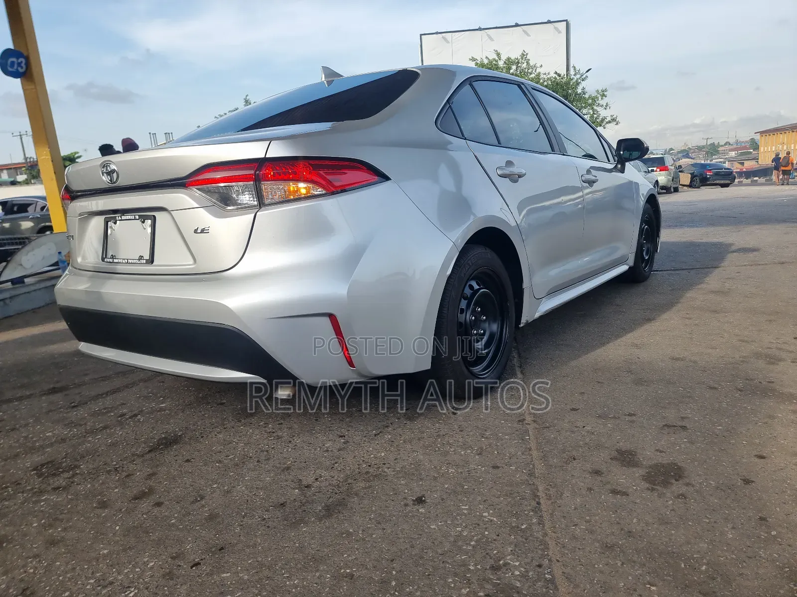 Toyota Corolla LE 2021 Silver