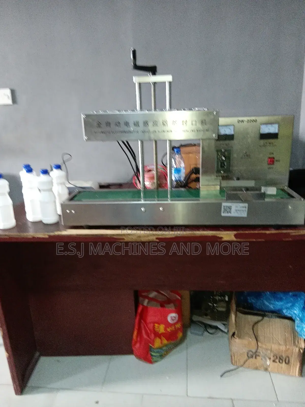 Automatic Induction Foil Sealing. Induction Foil Sealing Machine