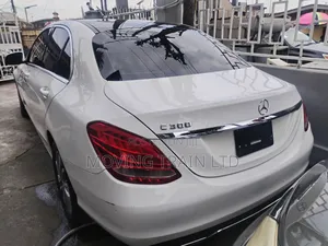 Mercedes-Benz C300 Base AWD 4Matic Sedan (2.0L 4cyl 7A) 2015 White