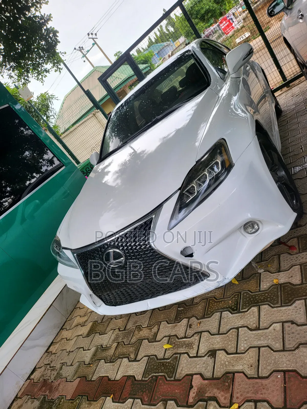 Lexus IS 2010