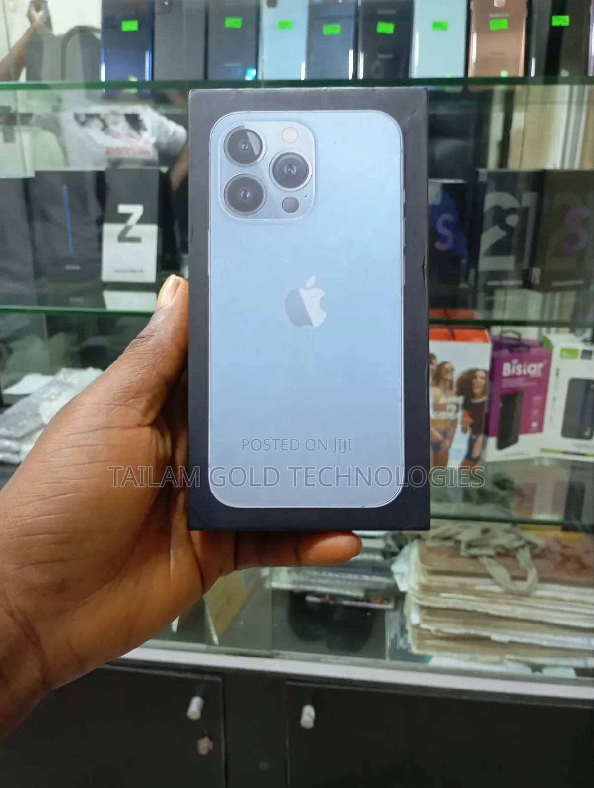 New Apple iPhone 13 128 GB Blue